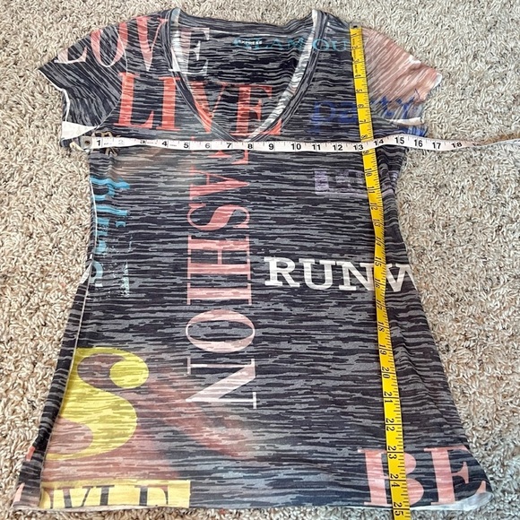 Express Vintage V Neck Short Cap Sleeve Fashion T Shirt Pullover Lightweight XS - Picture 6 of 9